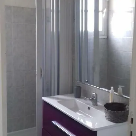 2 Lit140 Et 2lits 90 Dans Proche Ligue Foot,golf Palmola,clinique Stjean Guest house